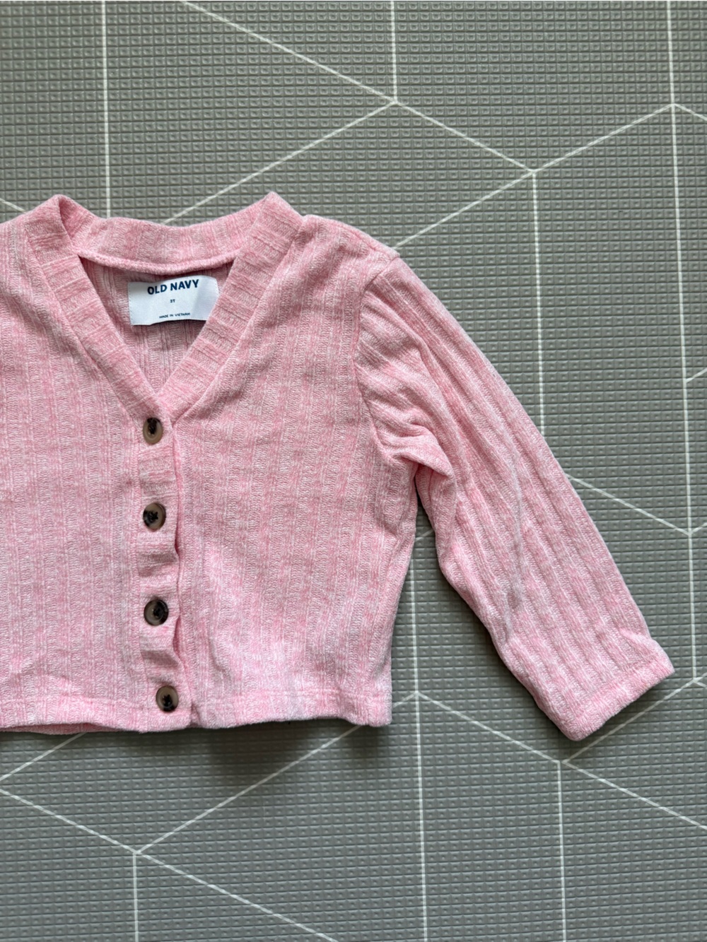 Old Navy|Baby girl/toddler Light Pink Ribbed Button-Front Cardigan,Soft size 3T⢠- Picture 3 of 4